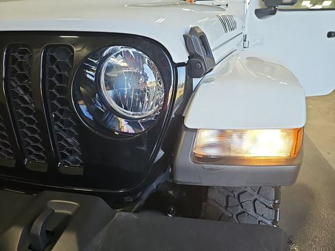Used 2023 Jeep Gladiator Sport AWD/4WD image 30