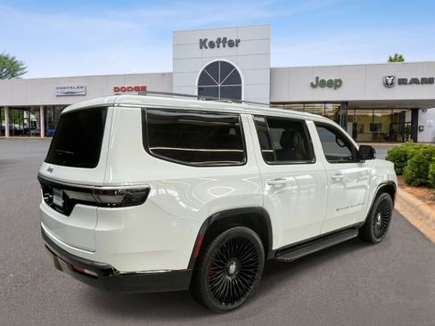 Used 2026 Jeep Grand Wagoneer 2WD w/ Premium Group I image 6