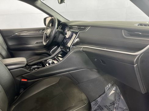 Used 2022 Jeep Grand Cherokee Altitude image 27