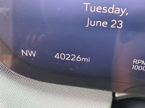 Used 2025 Buick Enclave Preferred FWD image 6