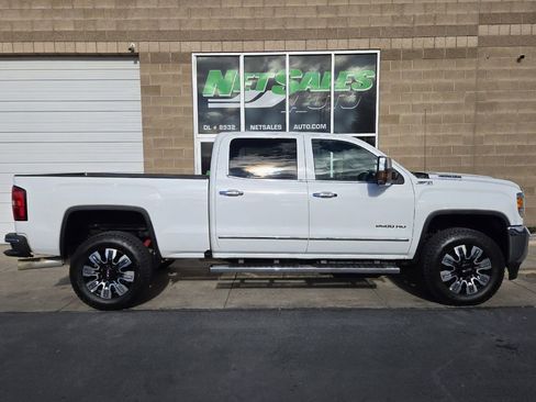 Used 2017 GMC Sierra 2500 SLT w/ Duramax Plus Package image 7