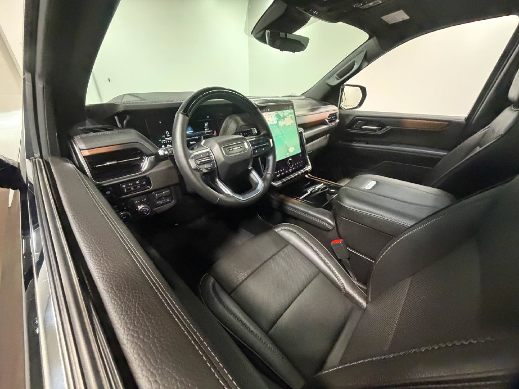 Used 2025 GMC Yukon Denali w/ Denali Reserve Package AWD/4WD image 59