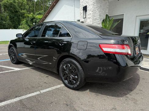 Used 2011 Toyota Camry LE FWD image 3