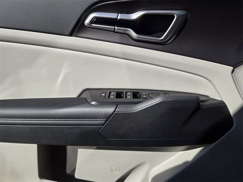 New 2026 Kia Sportage EX image 16