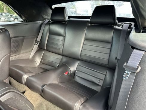 Used 2013 Ford Mustang GT Premium image 18