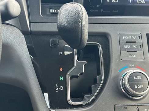 Certified 2016 Toyota Sienna LE image 22