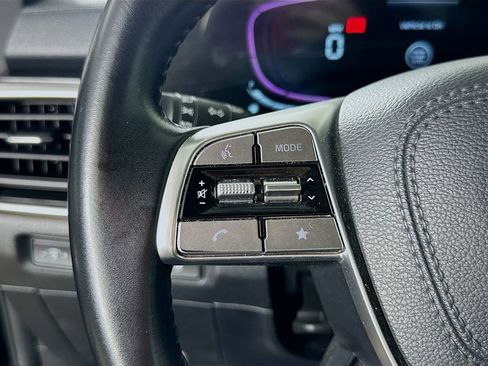 Used 2025 Kia Telluride S image 22