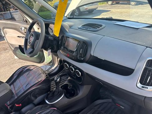 Used 2014 FIAT 500L Easy w/ Popular Equipment Group FWD image 18