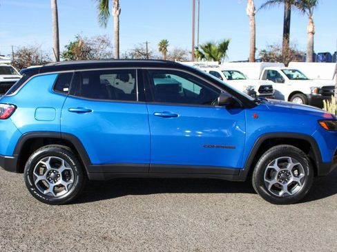Used 2022 Jeep Compass Trailhawk w/ Trailhawk Convenience Group AWD/4WD image 10