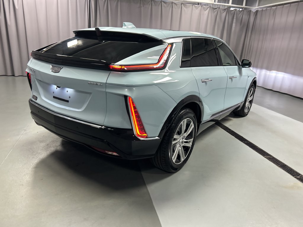 Used 2024 Cadillac Lyriq Tech AWD/4WD image 7