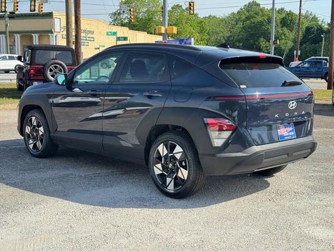 Used 2025 Hyundai Kona SEL FWD image 5
