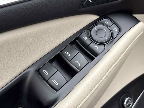 Used 2020 Buick Enclave Premium w/ LPO, Luxury Package image 14