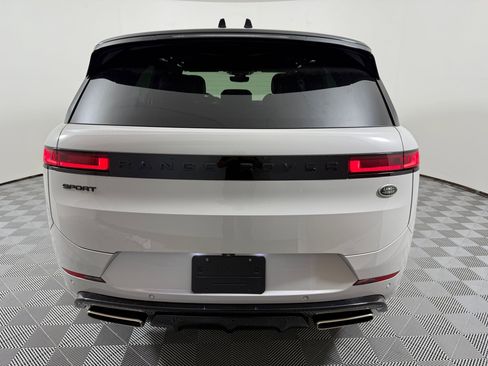 Used 2023 Land Rover Range Rover Sport SE Dynamic image 10