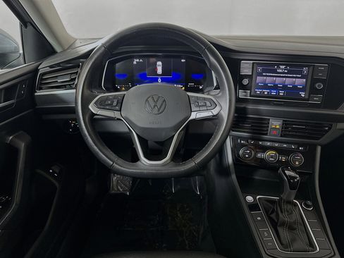 Used 2024 Volkswagen Jetta SE image 20