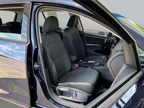 Used 2018 Volkswagen Golf S FWD image 9