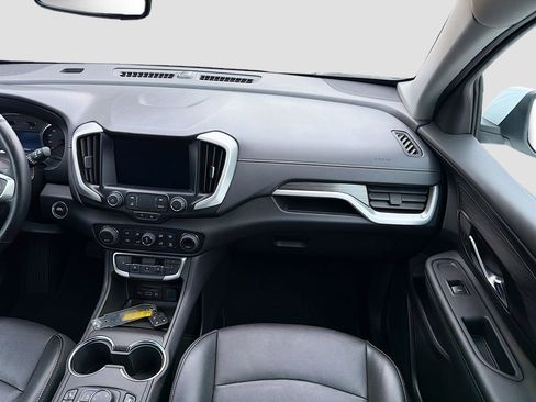 Used 2024 GMC Terrain SLT image 21