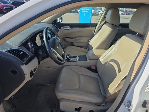 Used 2012 Chrysler 300 Limited image 12