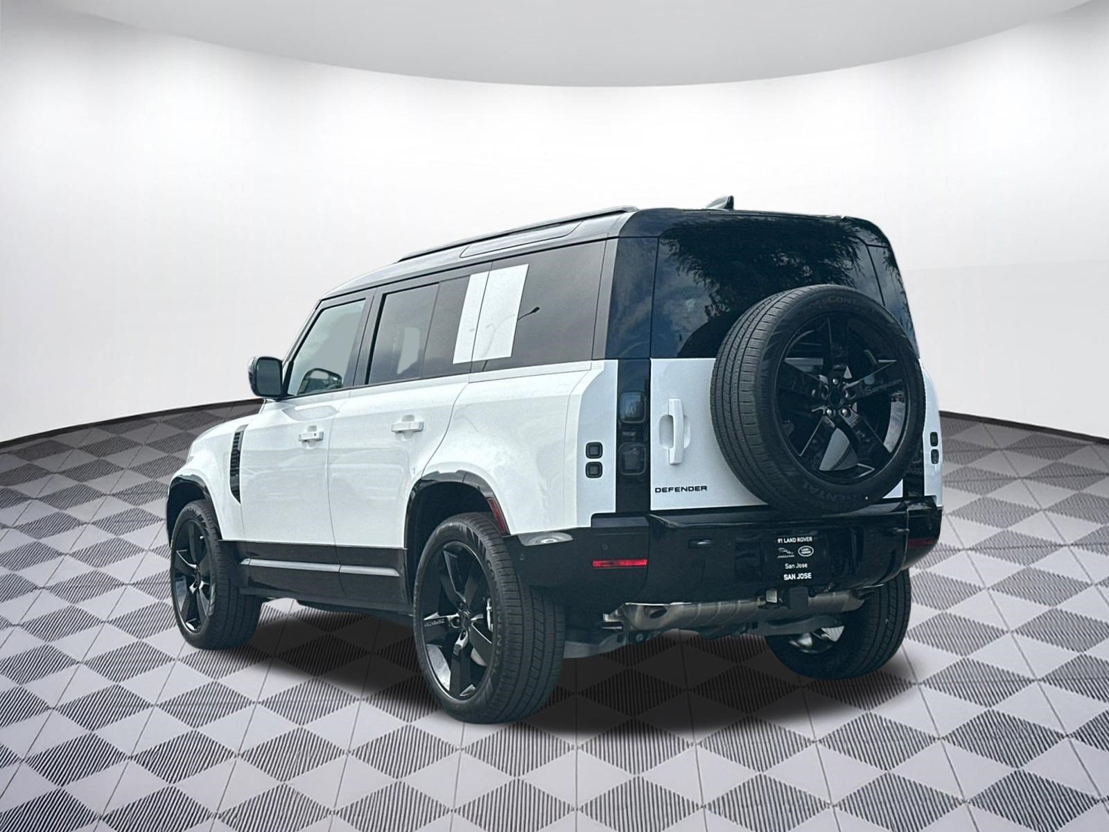 New 2026 Land Rover Defender 110 X-Dynamic SE AWD/4WD image 3