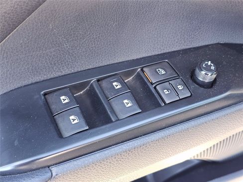 Used 2020 Toyota Camry SE FWD image 15