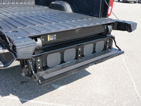 Used 2022 GMC Sierra 2500 SLE AWD/4WD image 17