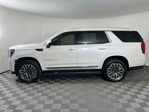 Used 2024 GMC Yukon Denali Ultimate AWD/4WD image 2