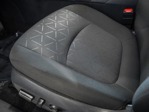 Used 2025 Toyota RAV4 XLE image 29