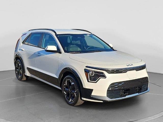 Used 2023 Kia Niro Wind w/ Wind Preserve Package FWD image 1