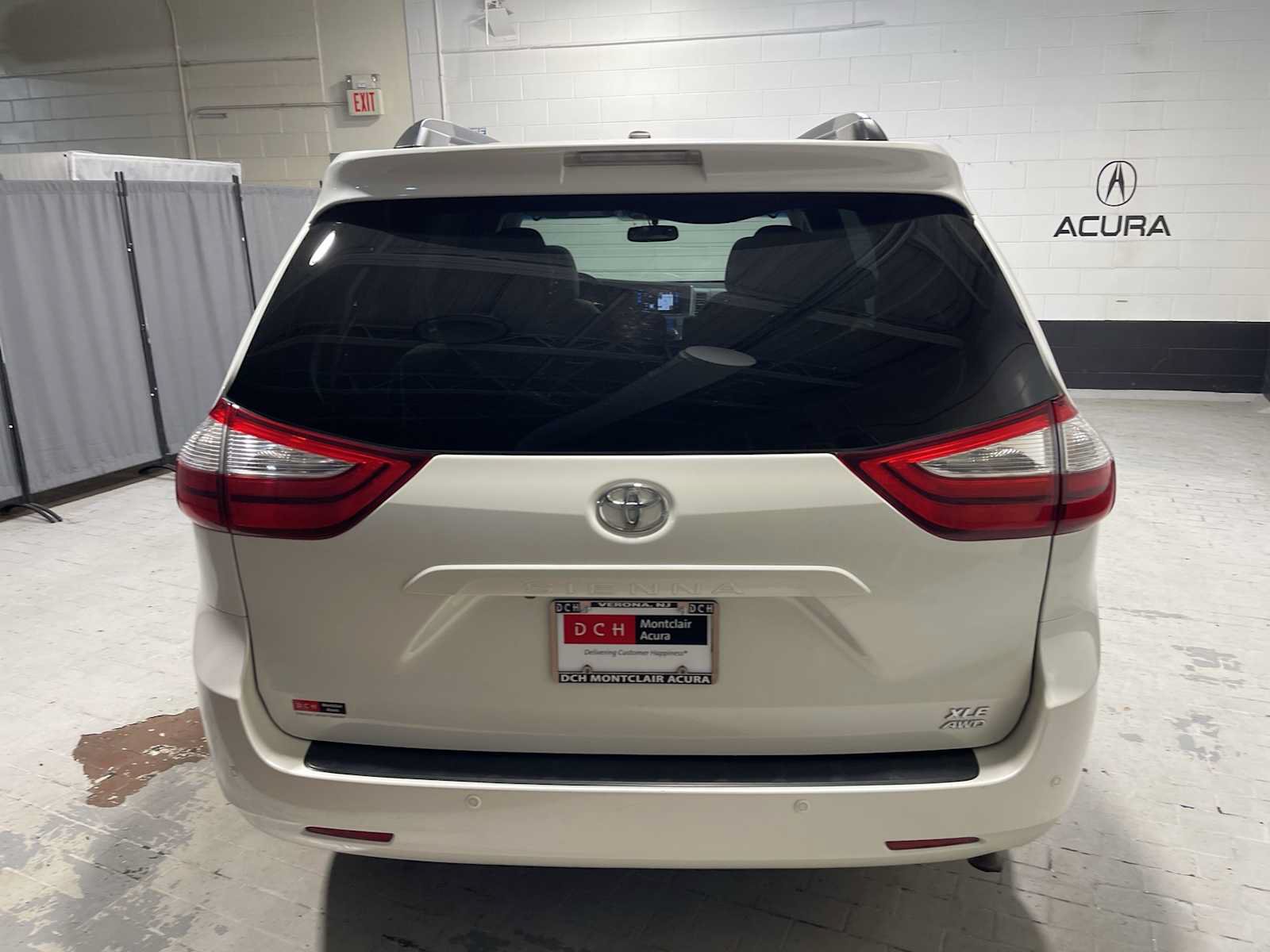 Used 2017 Toyota Sienna XLE w/ XLE Navigation Package AWD/4WD image 5