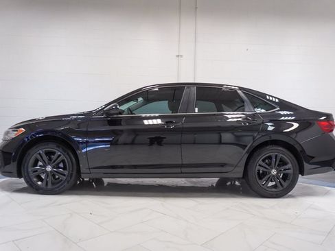 Used 2024 Volkswagen Jetta SE FWD image 28