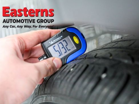 Used 2022 Hyundai Venue SEL image 27