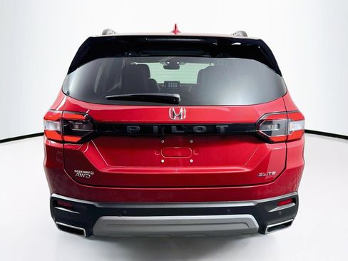Used 2023 Honda Pilot Elite image 6