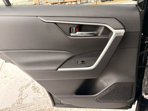 Used 2025 Toyota RAV4 XLE image 26