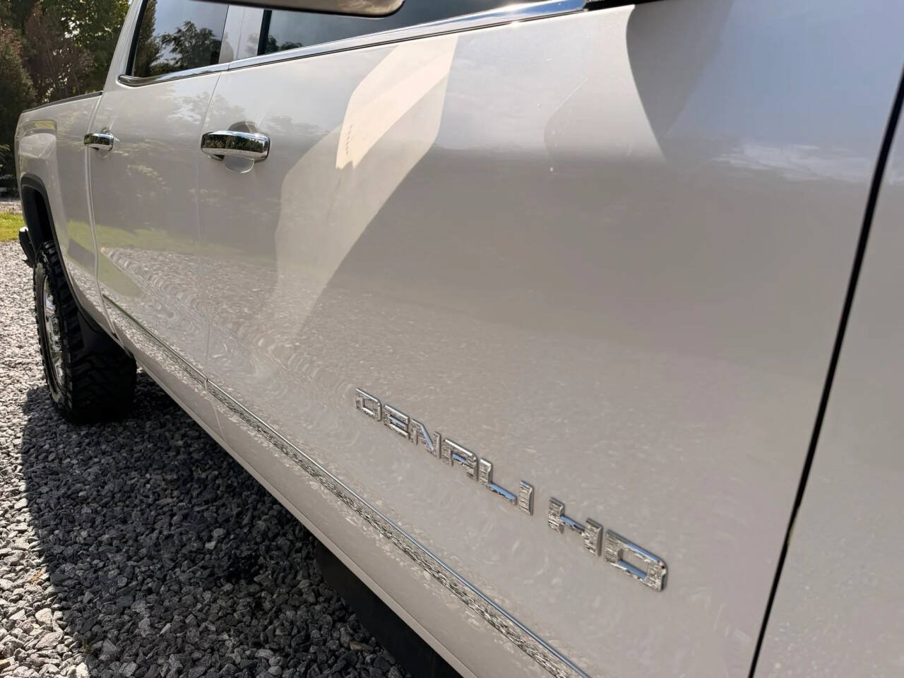 Used 2018 GMC Sierra 2500 Denali w/ Duramax Plus Package AWD/4WD image 10