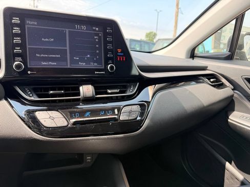 Used 2020 Toyota C-HR LE FWD image 18