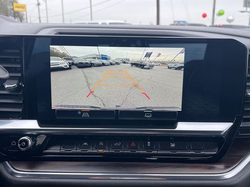 Used 2024 GMC Sierra 1500 SLT image 5