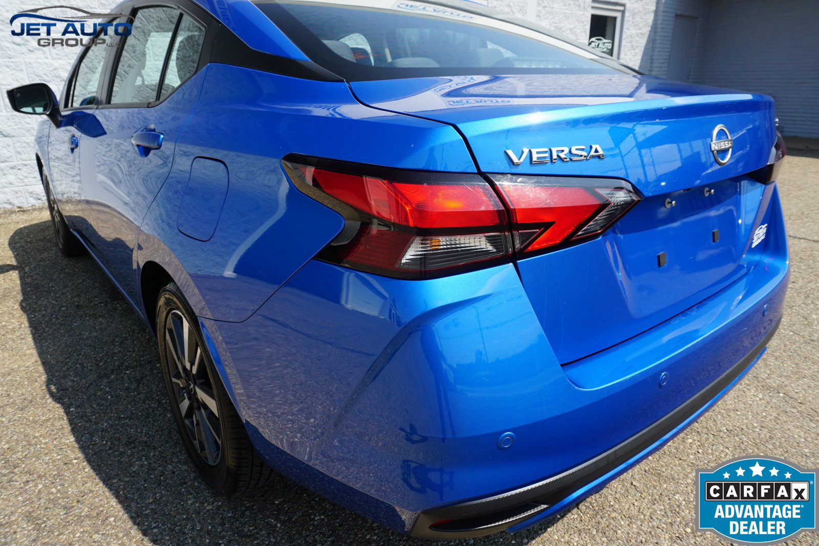 Used 2024 Nissan Versa SV FWD image 9