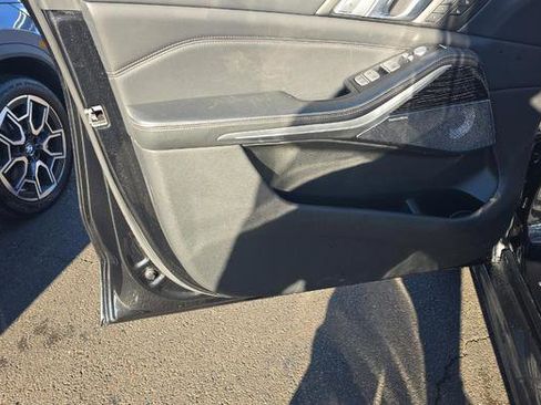 Used 2021 BMW X7 M50i w/ Executive Package image 12