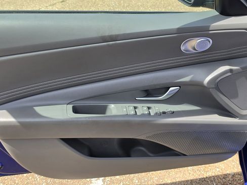 Used 2025 Hyundai Elantra SEL FWD image 7