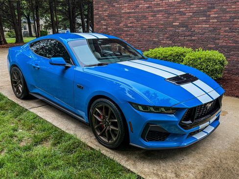 Used 2024 Ford Mustang GT Premium RWD image 28