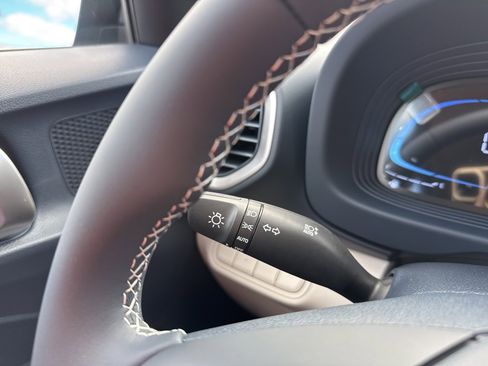 New 2025 Hyundai Venue Limited image 29