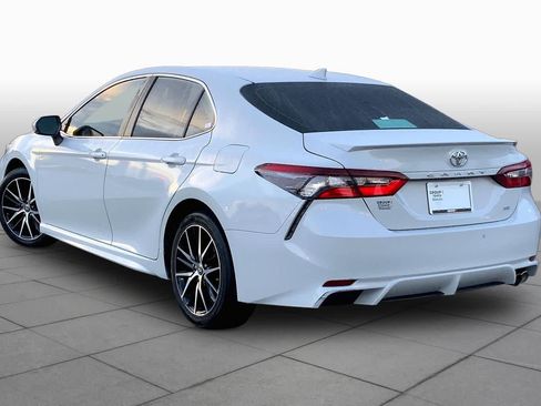 Used 2023 Toyota Camry SE FWD image 11