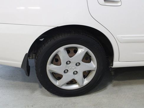 Used 2004 Hyundai Elantra GLS FWD image 22