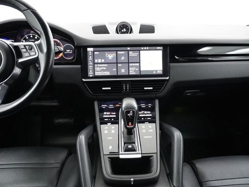 Used 2019 Porsche Cayenne image 17