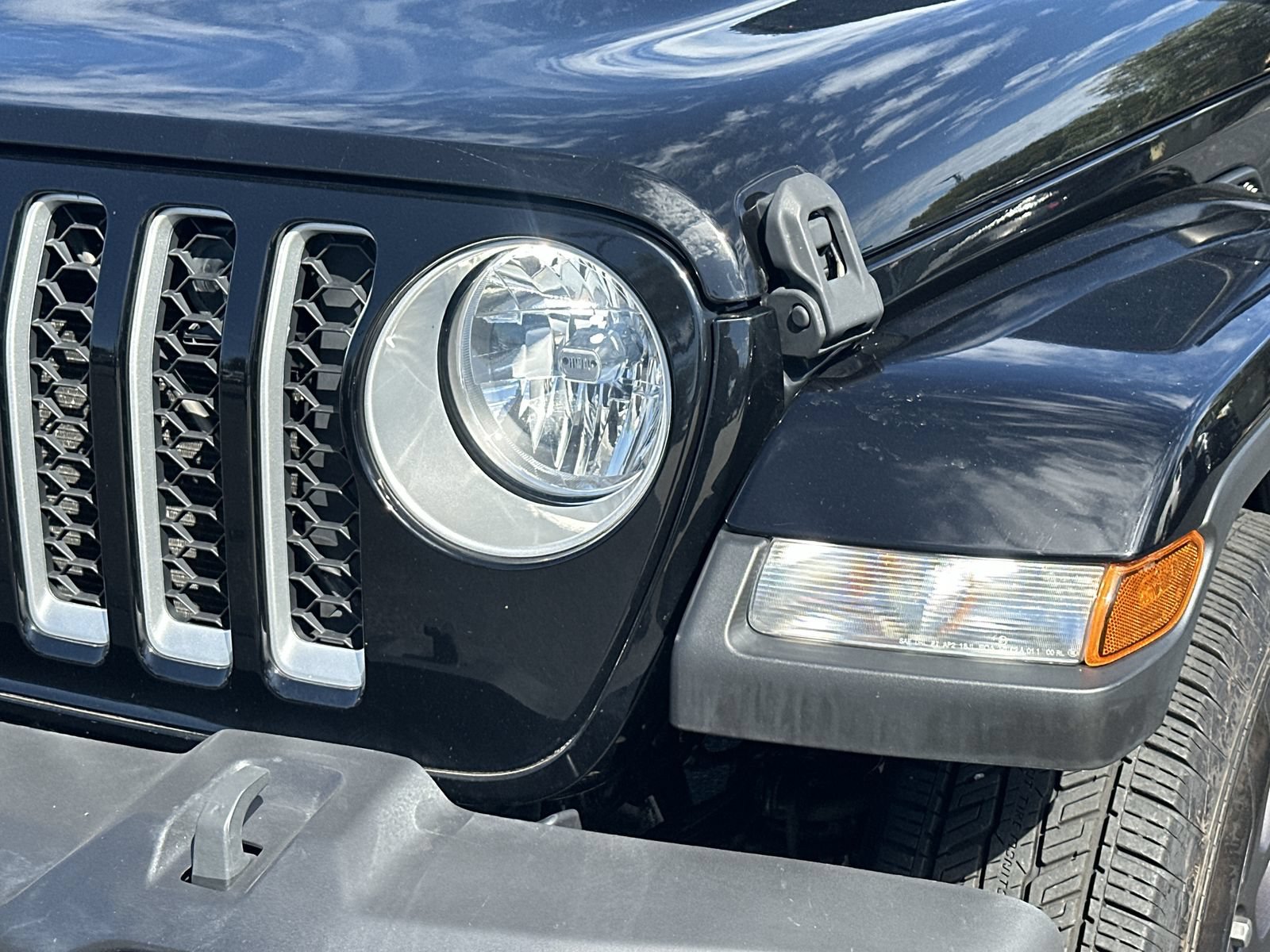 Used 2021 Jeep Gladiator Overland w/ Popular Equipment Package AWD/4WD image 11