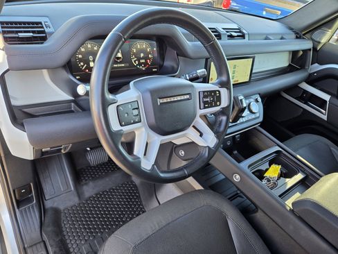 Used 2020 Land Rover Defender 110 SE image 10