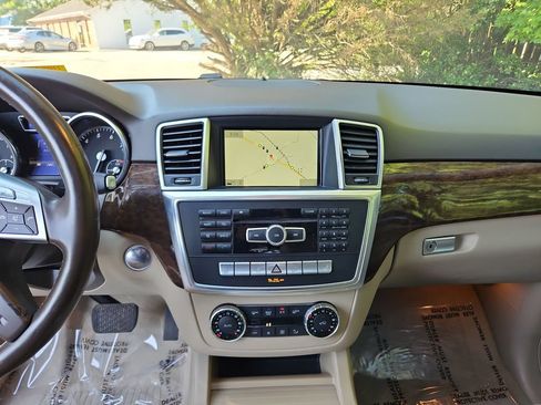 Used 2013 Mercedes-Benz ML 350 4MATIC image 17