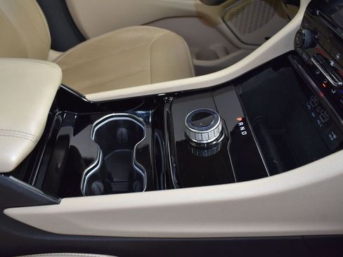 Used 2022 Jeep Grand Cherokee Limited image 30