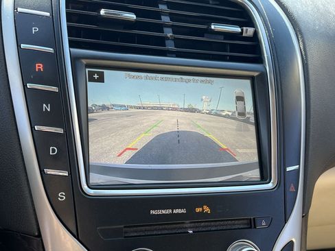 Used 2017 Lincoln MKX Reserve w/ Driver Assistance Package AWD/4WD image 19