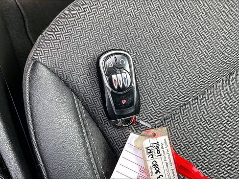 Used 2025 Buick Encore GX Preferred FWD image 36