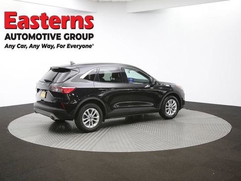 Used 2022 Ford Escape SE image 41